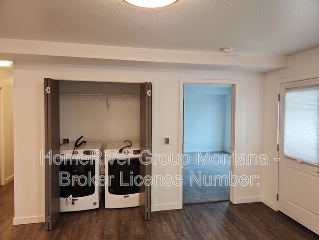 Foto del edificio - 1365 Rodgers St