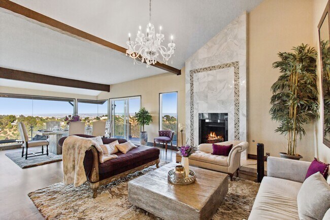 Building Photo - 1300 Linda Flora Dr