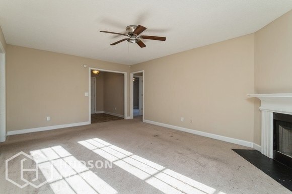 Building Photo - 39 Wildwood Ln