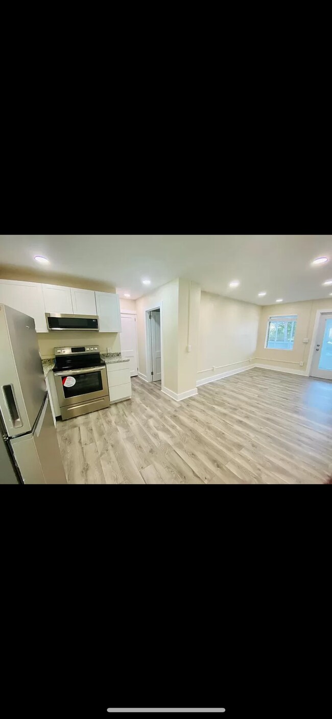 27 Parker Ave, Lanark Village, FL 32323 Townhome Rentals in Lanark Village FL