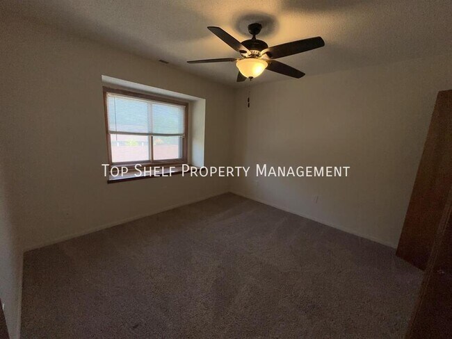 Foto del edificio - 4517 Woodland Ave