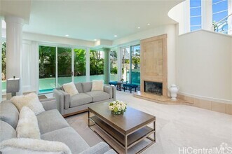 Building Photo - 4343 Kahala Ave