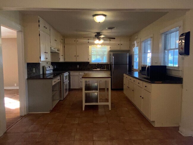 Foto del edificio - 3 BEDROOM, PLUS OFFICE, BELTON ISD