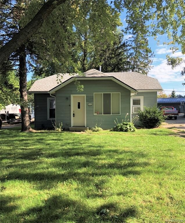 669 Lakeside Dr, Waterford Township, MI 48328 House Rental in Waterford Township, MI