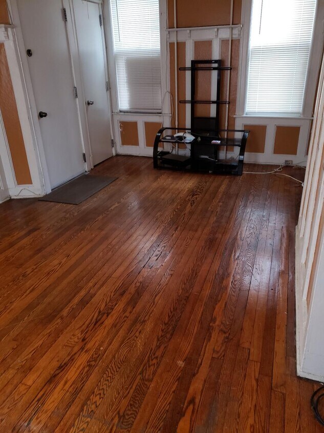 9135 97th St, Woodhaven, NY 11421 House Rental in Woodhaven, NY