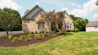 Building Photo - 9069 Emerson Dr