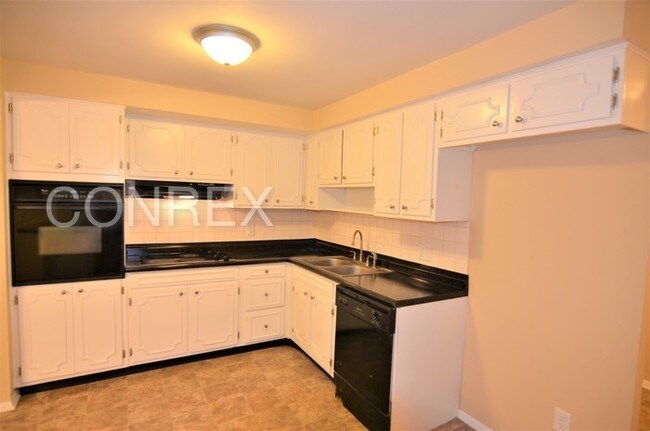 Foto del edificio - 10144 E 21st St