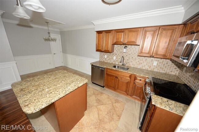 Foto del edificio - 15450 Ashley Ct