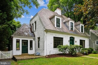 Building Photo - 4602 De Russey Pkwy