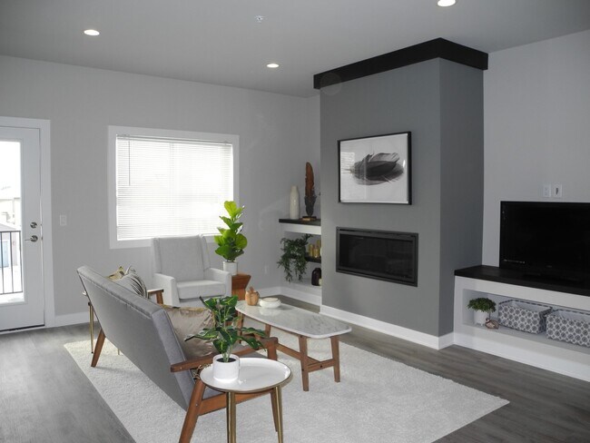 Foto del edificio - 301 Cross Oak Dr