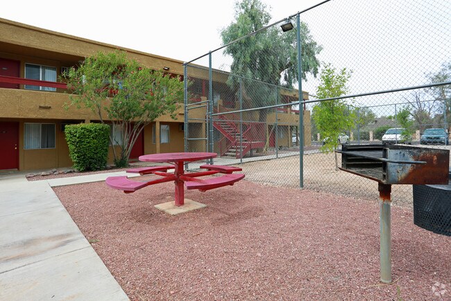 Parrilla de carbón - Sunpointe Gardens Apartments