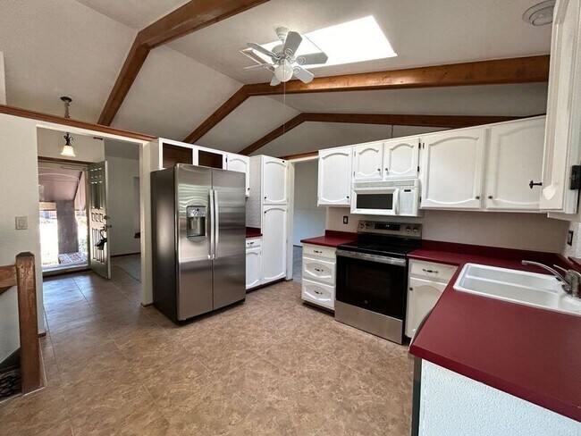 Foto del edificio - 4035 Thundercloud Dr