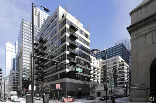 Building Photo - Metropolitan Place