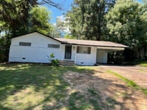Building Photo - 1527 Maria Dr