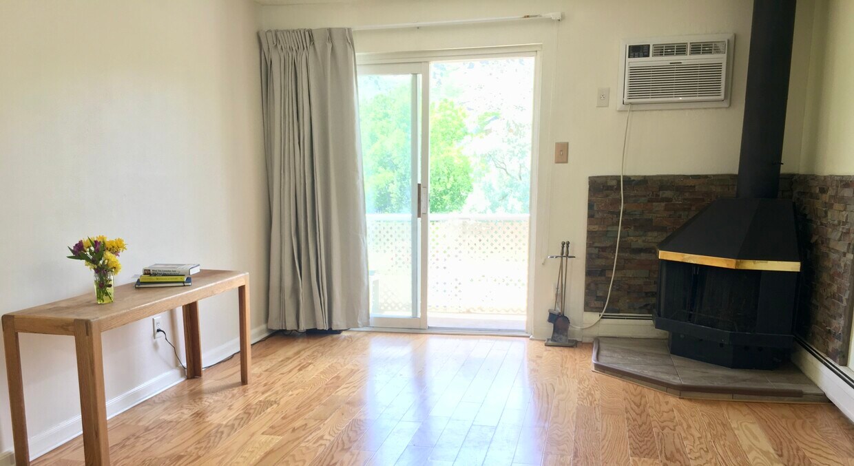 Foto principal - 1350 Golden Cir