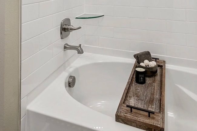 Building Photo - 8200 Glenn Day Dr