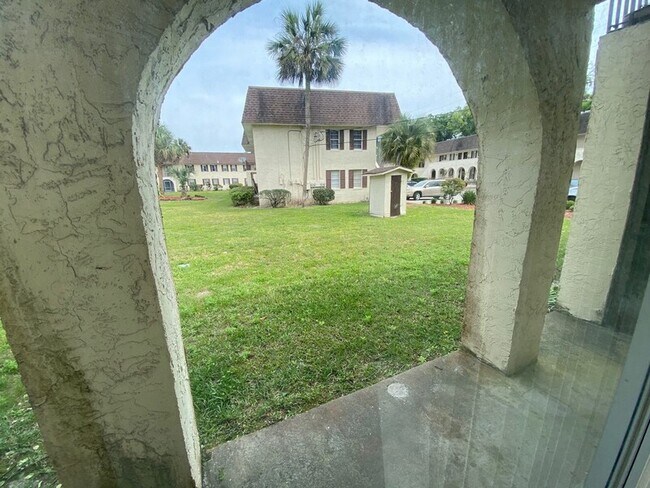 Foto del edificio - 7341 El Ocho Rd