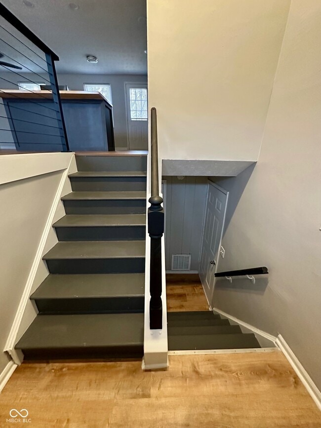 Foto del edificio - 5847 Lakeland Dr