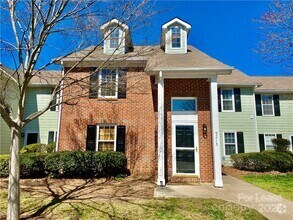 Building Photo - 9213 Kings Canyon Dr