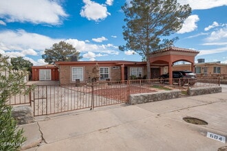 Building Photo - 604 Haverhill Rd
