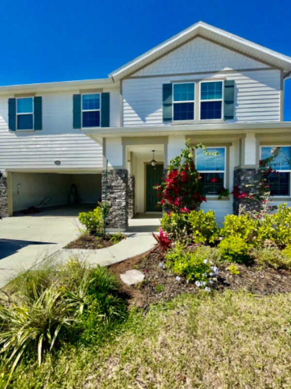 Foto principal - 11655 Golden Lake Ln