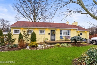 Building Photo - 128 Beechwood Ave Building Photo - 128 Beechwood Ave