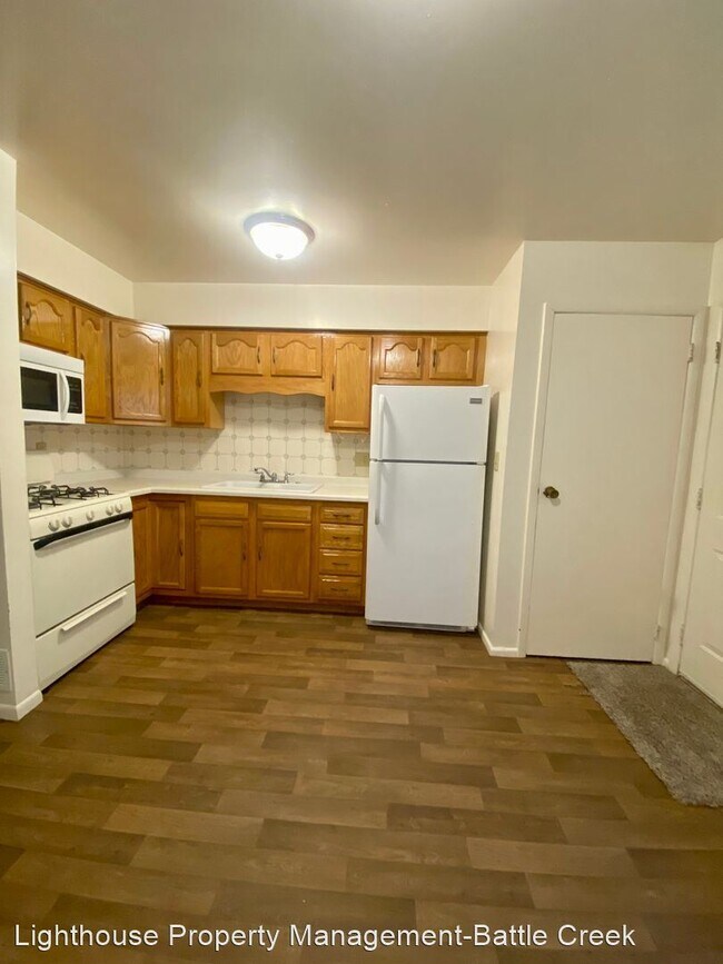 Building Photo - 2 br, 1 bath House - 58 E Baldwin Ave