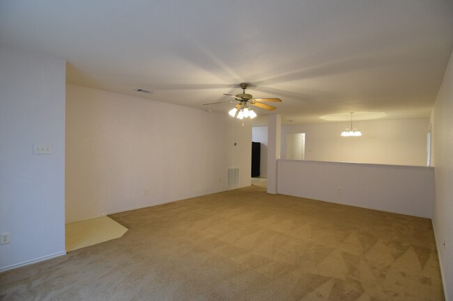 Building Photo - 3306 Woodlake Dr