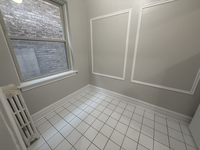 Building Photo - 3120 S Oak Park Ave