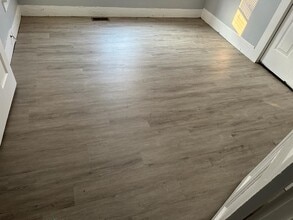 Building Photo - 359 Ellerman St