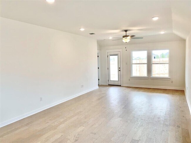 Building Photo - 126 Shackleton Dr