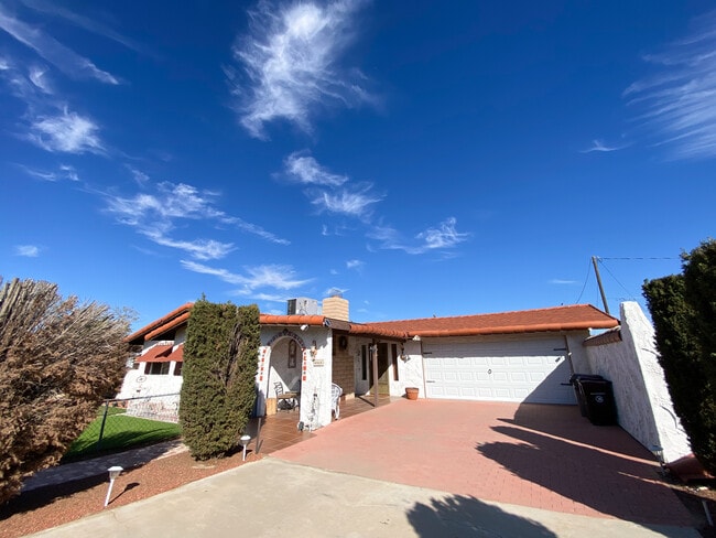 Building Photo - 6817 Warren Vista Ave