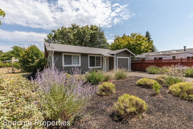 Building Photo - 3 br, 1 bath House - 250 Maple Street