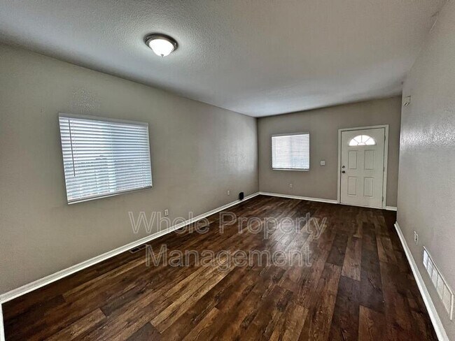 Foto del edificio - 2132 W Iliff Ave