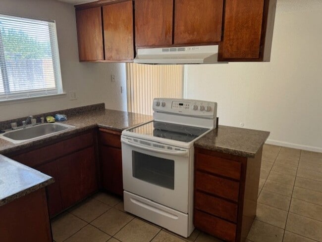 Foto del edificio - Duplex for Rent in S. Sacramento