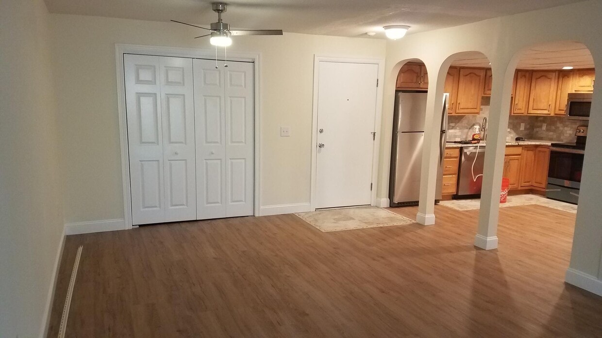 23 Shadowbrook Ln Unit 27, Milford, MA 01757 Condo for Rent in