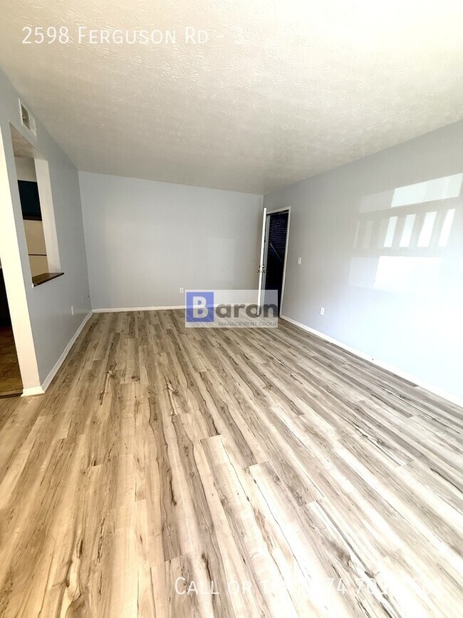 Foto del edificio - 2598 Ferguson Rd