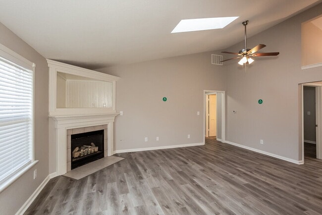 Foto del edificio - 1512 N Hampton Ct