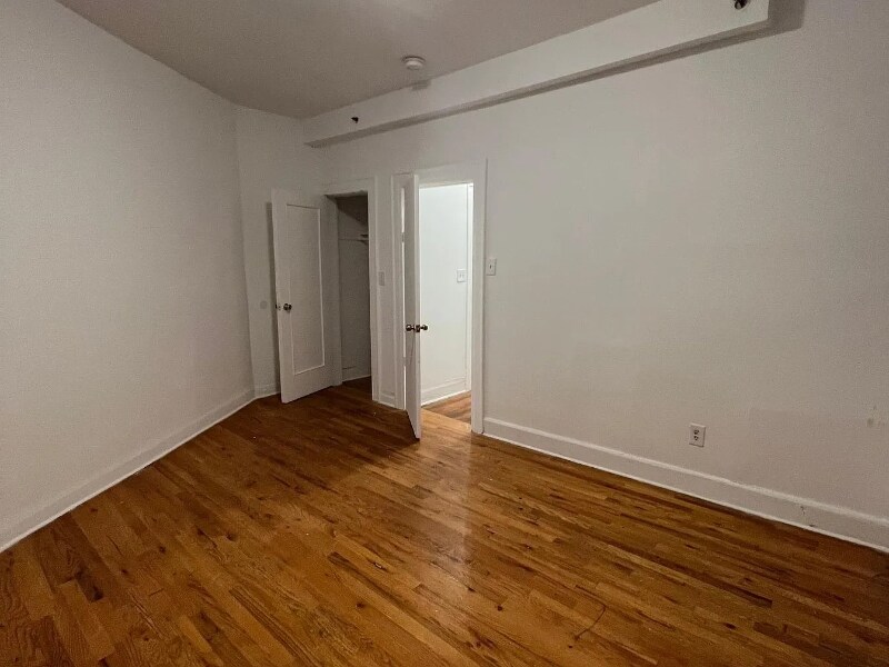 Foto principal - 208 Central Ave