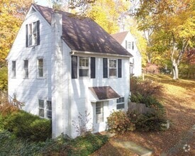 Building Photo - 122 Titicus Rd