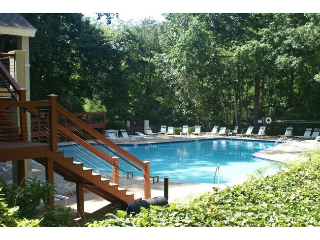 Foto del edificio - 605 Garden Ct