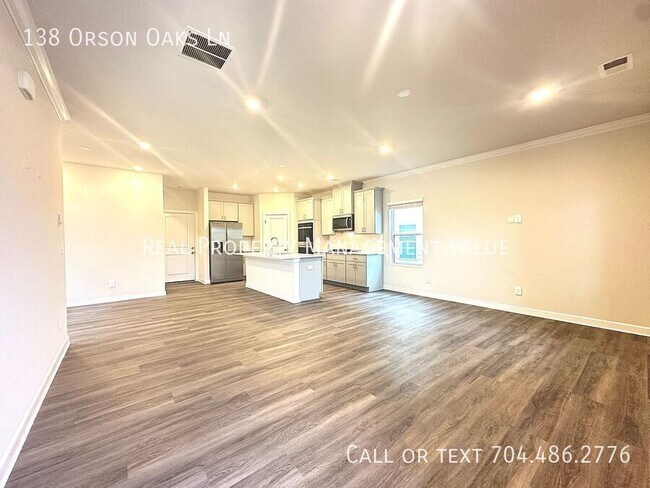 Foto del edificio - 138 Orson Oaks Ln