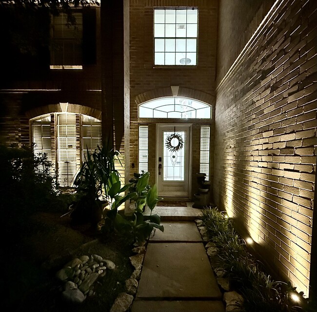 Foto del edificio - 210 Windrift Ct