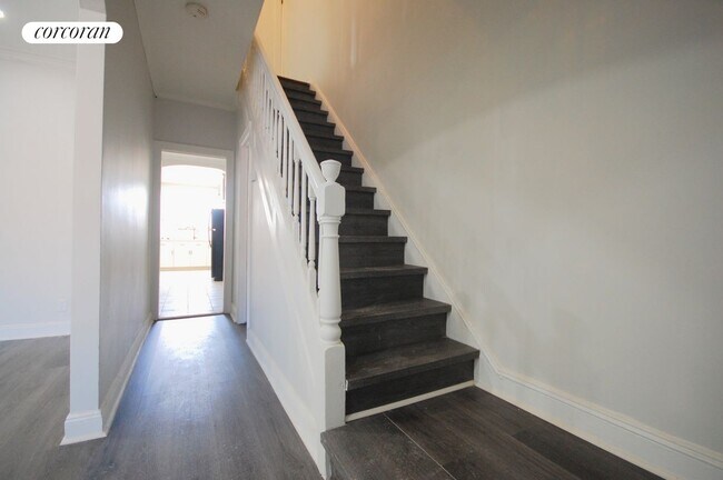 Foto del edificio - 86 E 56th St