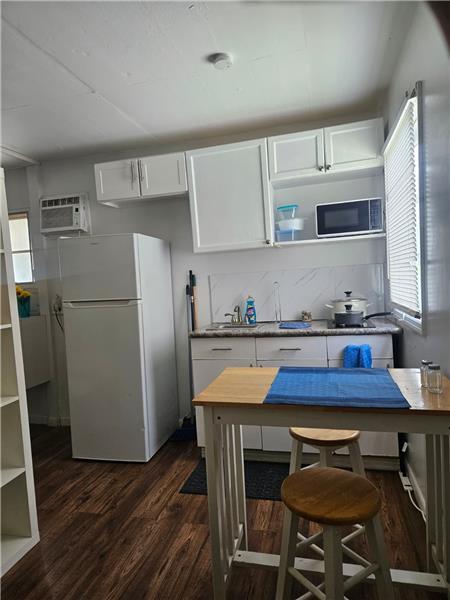 Building Photo - 36 Coconut Ave