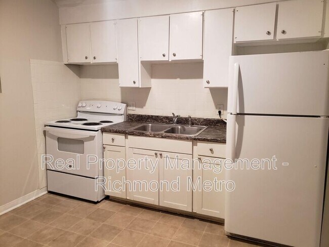 Foto del edificio - 3117 Meadowbridge Rd