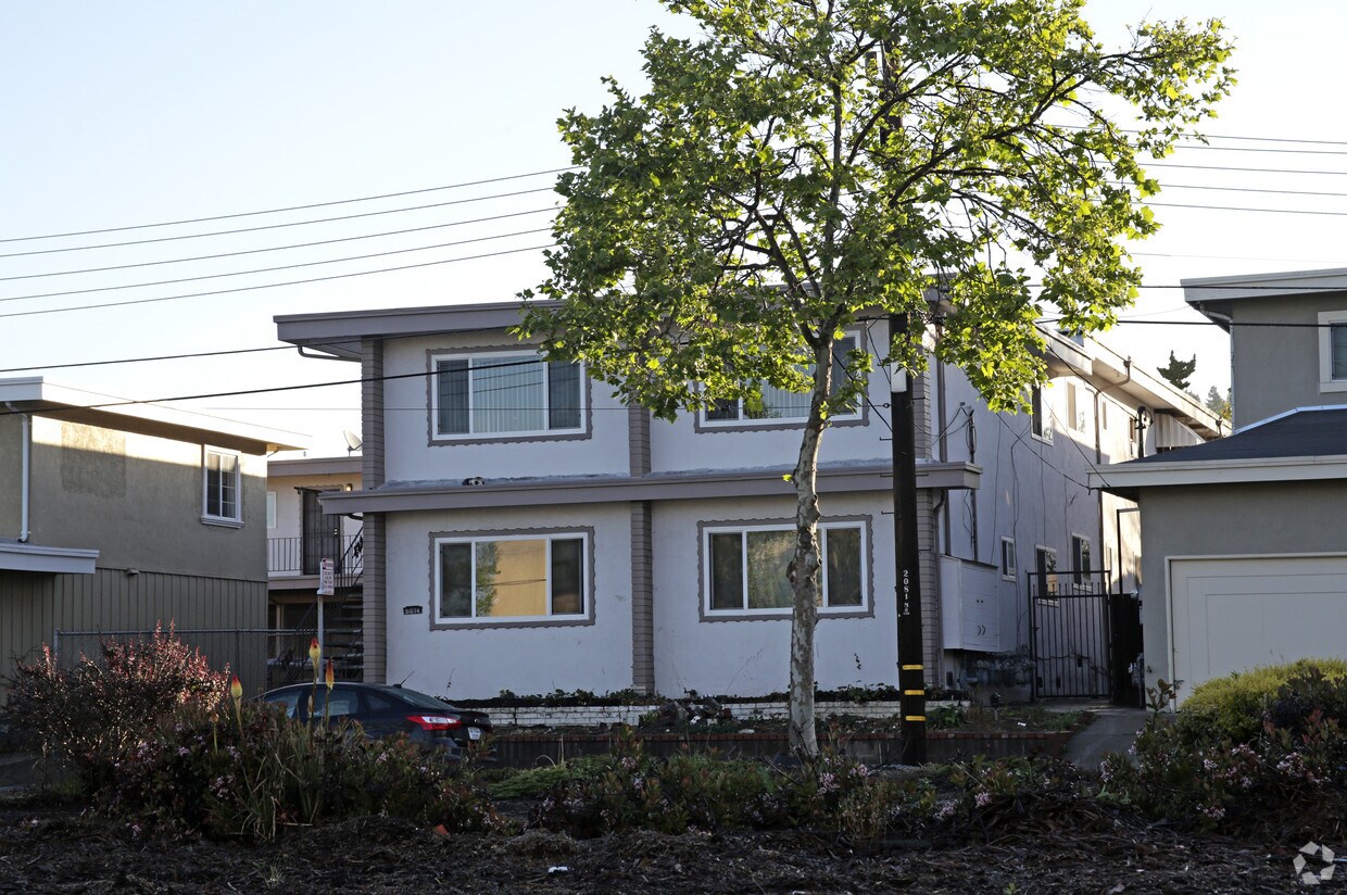 Building Photo - 9874 Bancroft Ave