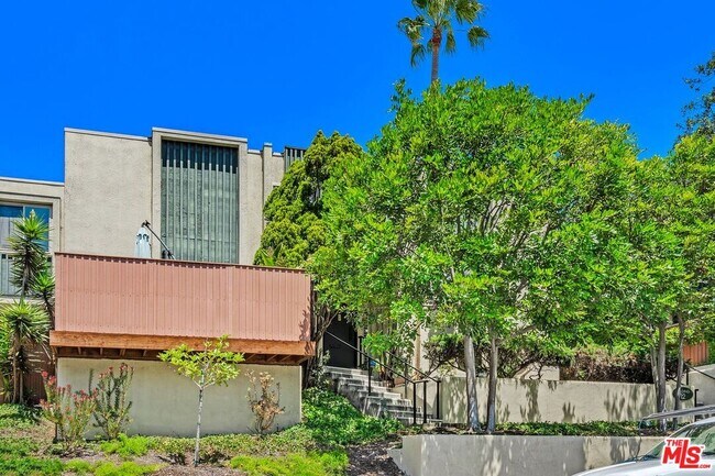 Building Photo - 11260 Overland Ave