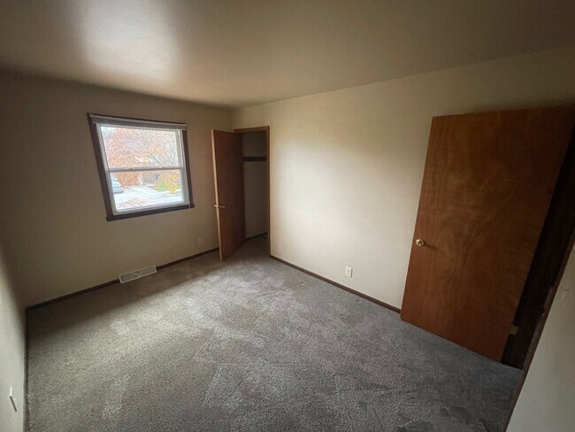 Foto del edificio - 2700 Albany Ct