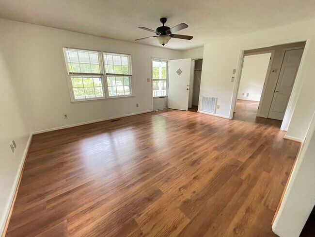 Foto del edificio - Charming 2br house on the Northside of Cha...